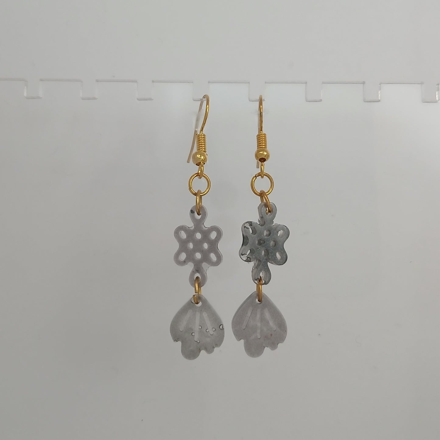 Dangling Petal