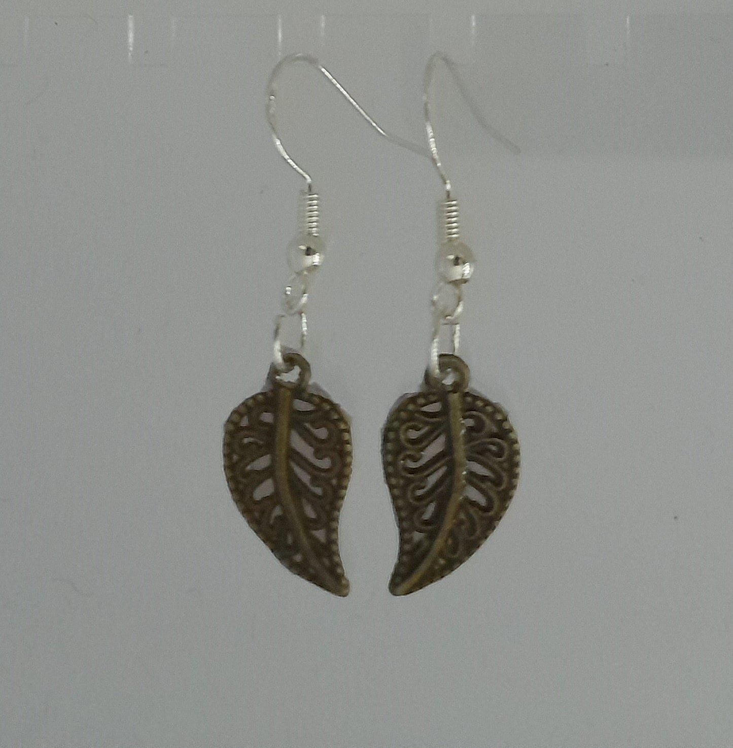 Metal Leaves Antique Bronze